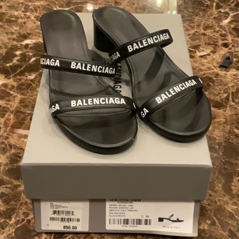🌸 BALENCIAGA SANDALS SIZE 39